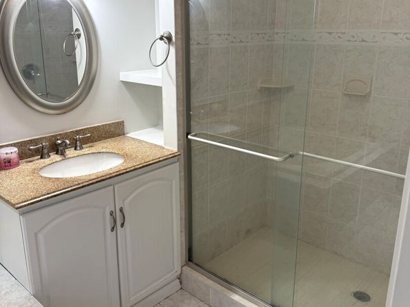 33 Manor Drive, Trumbull CT 06611