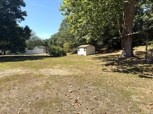 33 Manor Drive, Trumbull CT 06611