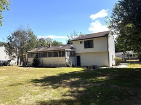 33 Manor Drive, Trumbull CT 06611