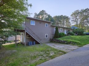 6 Pitcairn Avenue, Leicester MA 01524