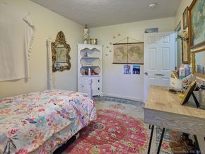 6 Pitcairn Avenue, Leicester MA 01524