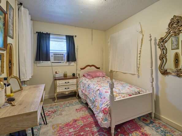 6 Pitcairn Avenue, Leicester MA 01524