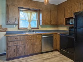 6 Pitcairn Avenue, Leicester MA 01524