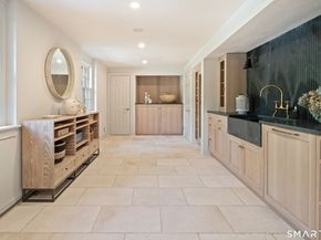 25 Father Peters Lane, New Canaan CT 06840