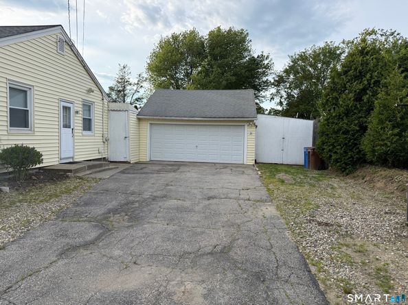 17 Sunset Drive, Shelton CT 06484