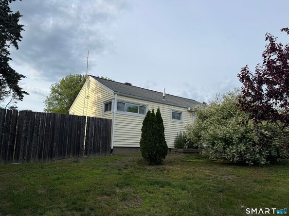 17 Sunset Drive, Shelton CT 06484