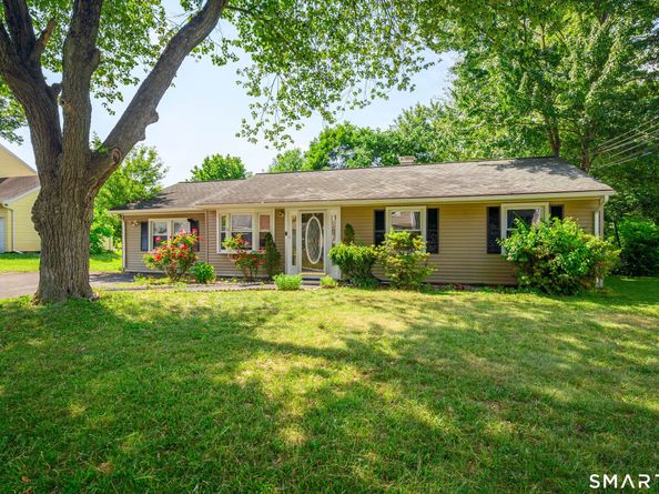 28 Hickory Street, Danbury CT 06810