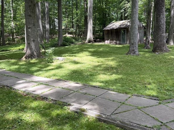 25 Lords Highway E, Weston CT 06883
