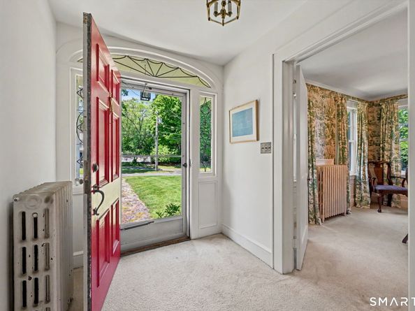 378 Wilton Road W, Ridgefield CT 06877