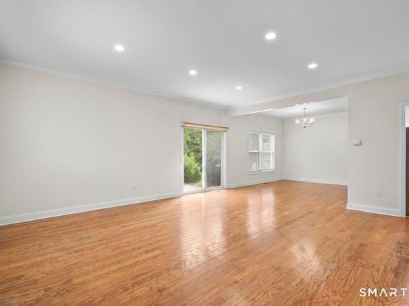 78 Village Court 78, Wilton CT 06897