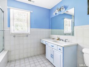 995 Beaver Dam Road, Stratford CT 06614