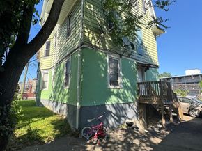 111 Calhoun Place, Bridgeport CT 06606