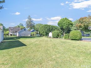 15 Evelyn Street, Trumbull CT 06611