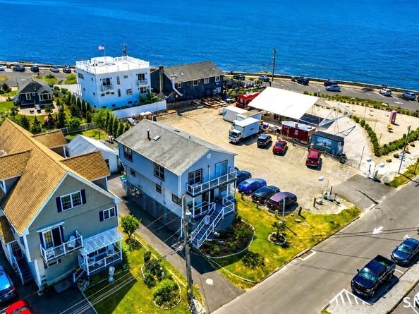 44 Washington Parkway, Stratford CT 06614