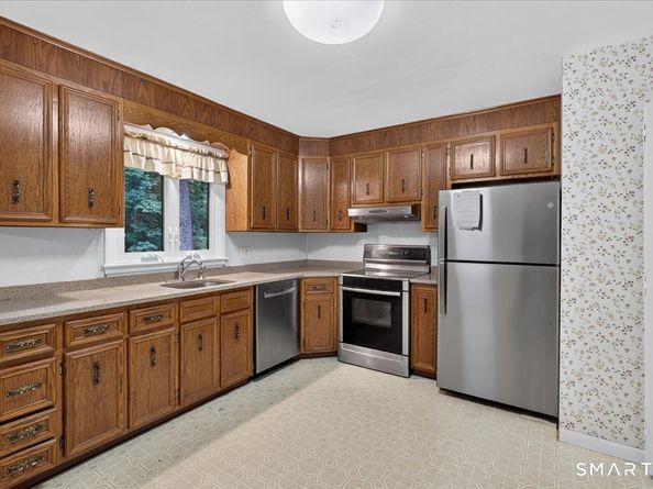 59 Countryside Drive, Monroe CT 06468