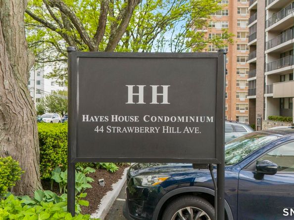44 Strawberry Hill Avenue 8K, Stamford CT 06902