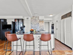 44 Strawberry Hill Avenue 8K, Stamford CT 06902
