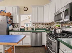 29 Greystone 29, Shelton CT 06484
