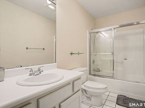 29 Greystone 29, Shelton CT 06484