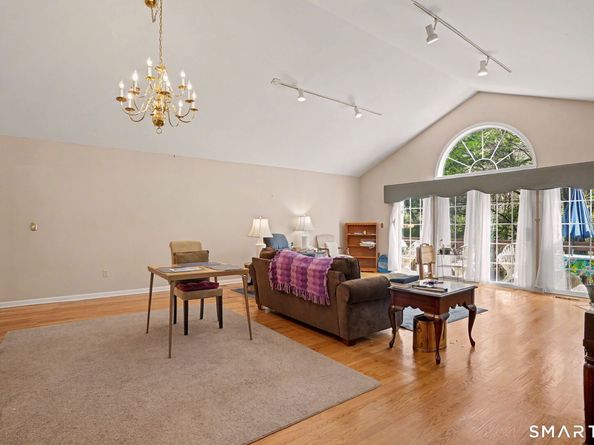 29 Greystone 29, Shelton CT 06484