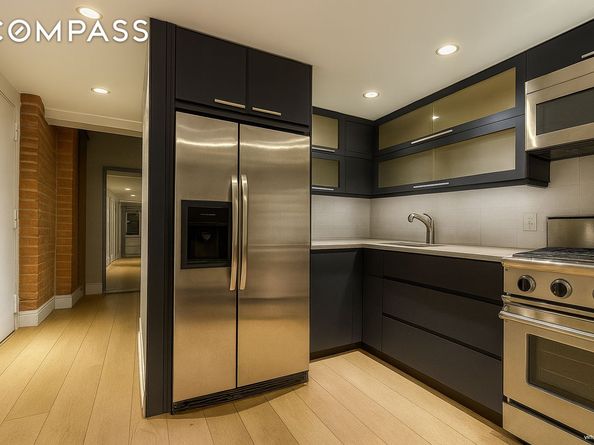 300 East 4th Street 1A, New York NY 10009