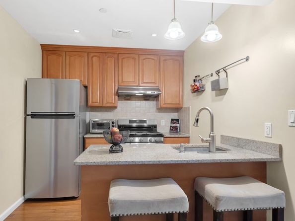 43-33 42nd Street 6B, Queens NY 11104