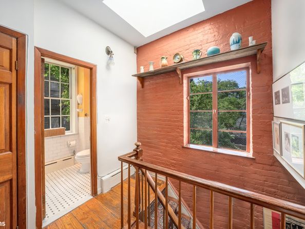 422 West 46th Street 2R, New York NY 10036