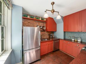 422 West 46th Street 2R, New York NY 10036