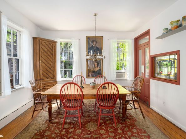422 West 46th Street 2R, New York NY 10036