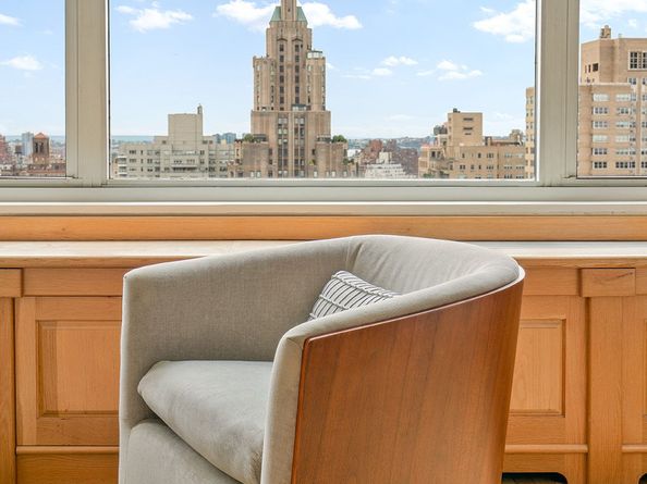 60 East 8th Street 20B, New York NY 10003