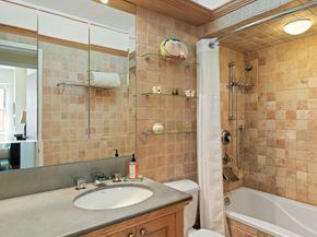 60 East 8th Street 20B, New York NY 10003