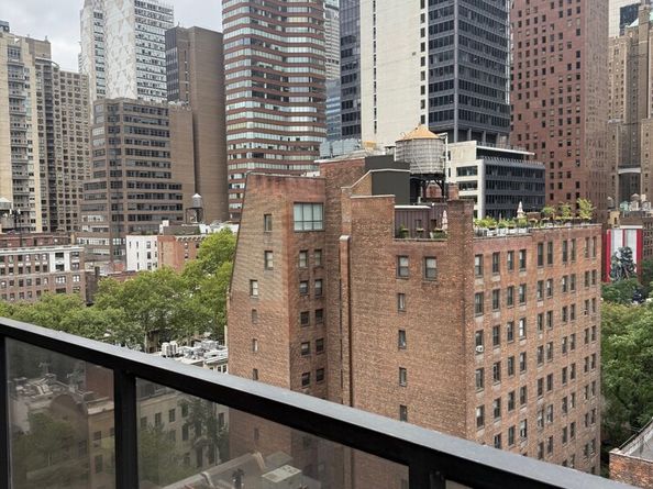 255 East 49th Street 15A, New York NY 10022