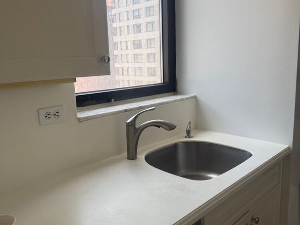 255 East 49th Street 15A, New York NY 10022