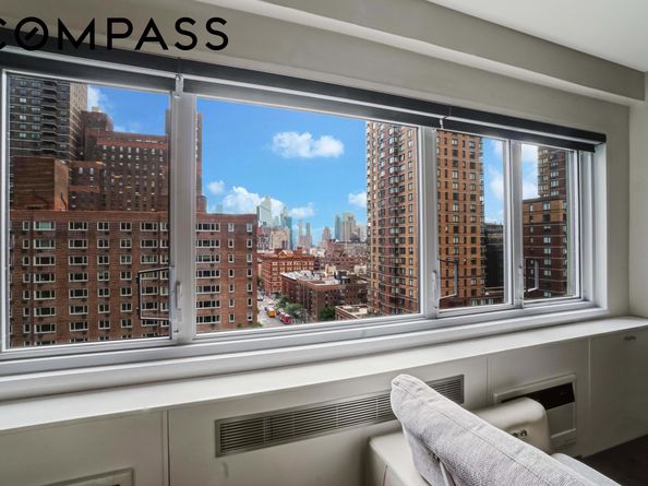 30 West 60th Street 14M, New York NY 10019