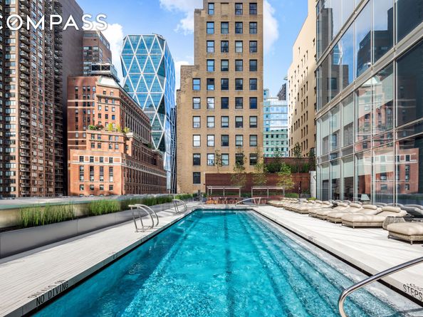 217 West 57th Street 127/128, New York NY 10019