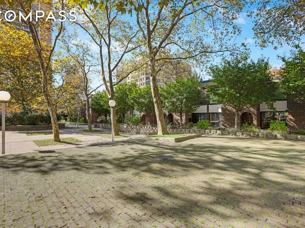 37 Henry Street TH1, Brooklyn NY 11201