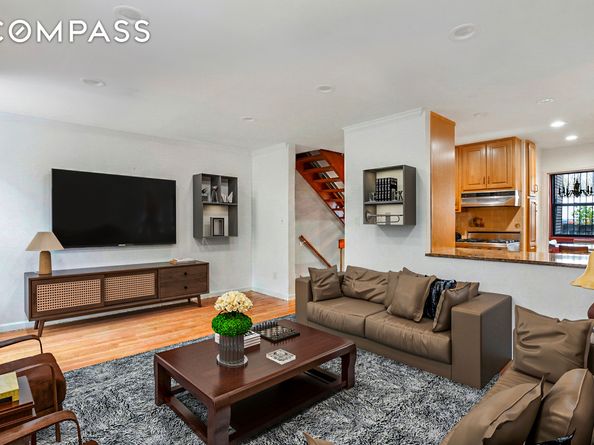 37 Henry Street TH1, Brooklyn NY 11201