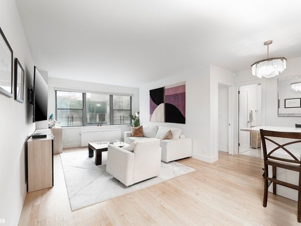 10 West 15th Street 1014, New York NY 10011