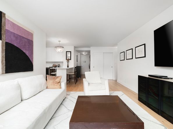 10 West 15th Street 1014, New York NY 10011