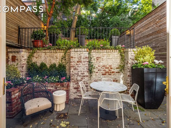 222 East 11th Street GARDEN, New York NY 10003