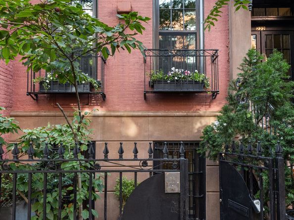 222 East 11th Street GARDEN, New York NY 10003