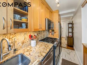 424 East 52nd Street 9B, New York NY 10022