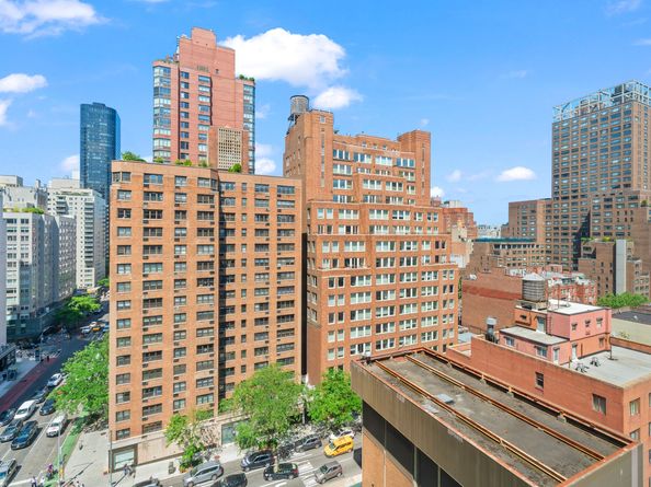 301 East 62nd Street 14J, New York NY 10065