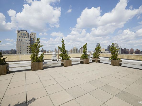345 East 80th Street 6B, New York NY 10075