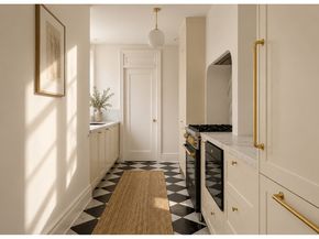 171 West 57th Street 8C, New York NY 10019