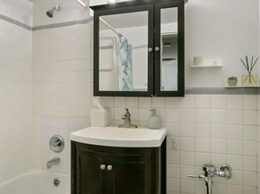 240 East 35th Street 10B, New York NY 10016