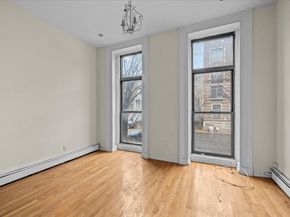 135 St James Place HSE, Brooklyn NY 11238