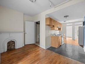135 St James Place HSE, Brooklyn NY 11238
