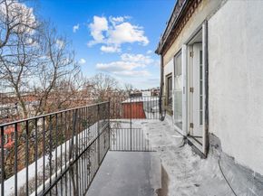135 St James Place HSE, Brooklyn NY 11238