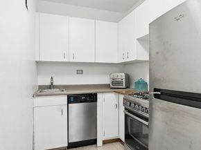 411 East 53rd Street 4A, New York NY 10022